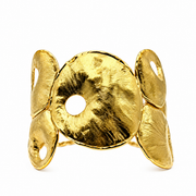 Bracciale Design Scultoreo e Lavorazione Martellata Sovrani