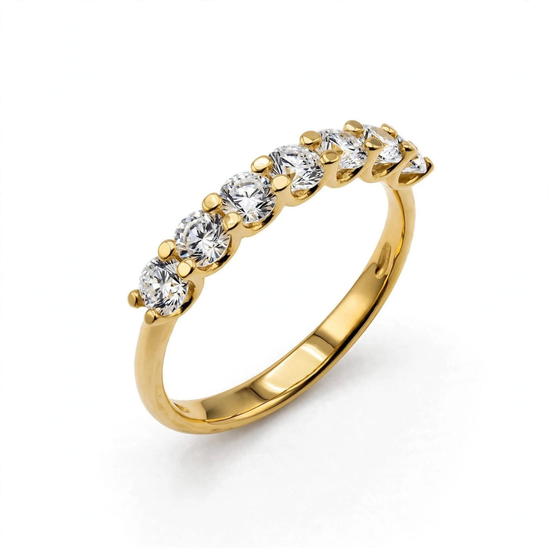Anello Mezza Veretta In Oro Giallo con Sette Zirconi